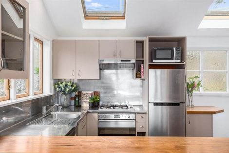 Photo of property in 100 Farnham Street, Mornington, Wellington, 6021