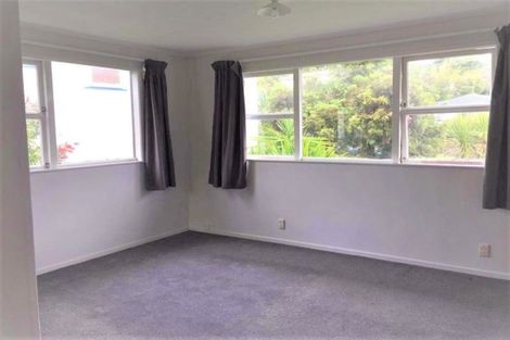 Photo of property in 2/16a Sunnynook Road, Sunnynook, Auckland, 0620