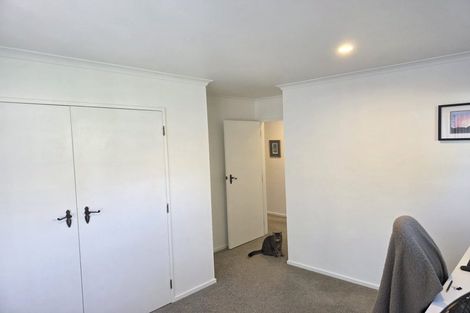 Photo of property in 17 Tauroa Road, Havelock North, 4130