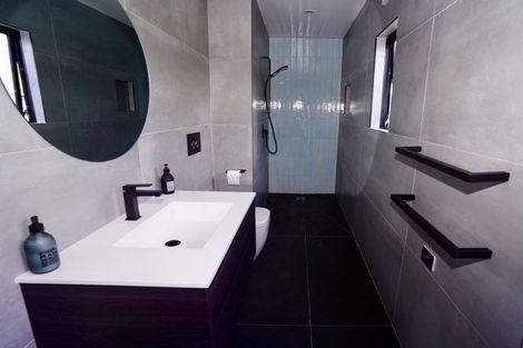 Photo of property in 2 Justin Place, Te Atatu Peninsula, Auckland, 0610