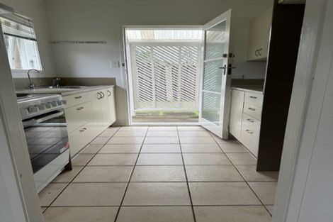 Photo of property in 5 Ashcroft Avenue, Mangere Bridge, Auckland, 2022