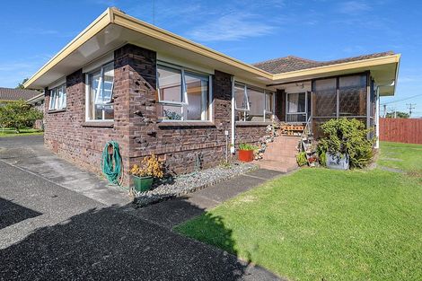 Photo of property in 1/20 Shakespeare Road, Milford, Auckland, 0620