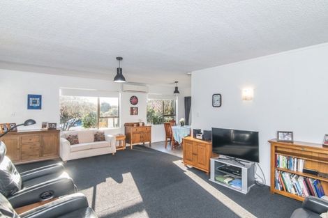 Photo of property in 34a Rewarewa Crescent, Waikanae, 5036