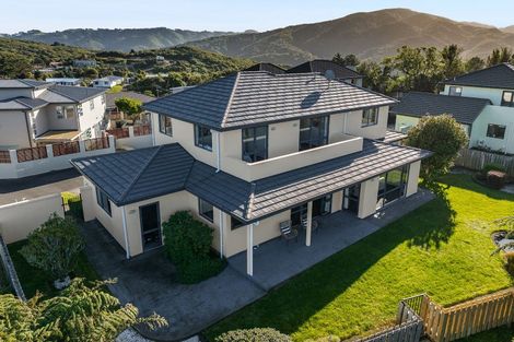 Photo of property in 5 Saint Elizabeth Heights, Normandale, Lower Hutt, 5010