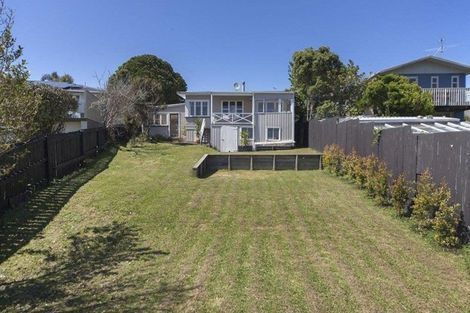 Photo of property in 50 Hobsonville Road, West Harbour, Auckland, 0618