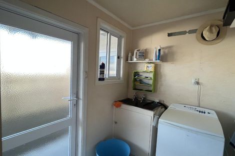 Photo of property in 15 Manu Crescent, Upper Vogeltown, New Plymouth, 4310