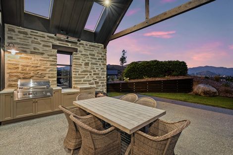 Photo of property in 40 Cunninghams Drive, Jacks Point, Queenstown, 9371