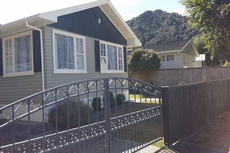 Photo of property in 3 Dakota Grove, Totara Park, Upper Hutt, 5018