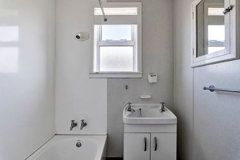 Photo of property in 28 Cornwall Street, Eltham, 4322