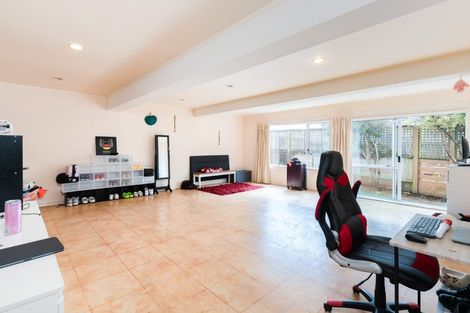 Photo of property in 110a Main Road, Tawa, Wellington, 5028