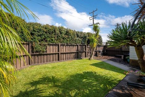 Photo of property in 1/46 Eversleigh Road, Belmont, Auckland, 0622