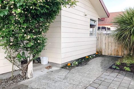 Photo of property in 2/8 Tulsa Grove, Totara Park, Upper Hutt, 5018