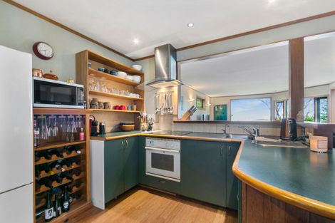 Photo of property in 204 Miromiro Road, Normandale, Lower Hutt, 5010