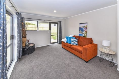 Photo of property in 67b Arimu Road, Papakura, 2110