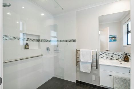 Photo of property in 9 Cassinia Close, Papamoa Beach, Papamoa, 3118