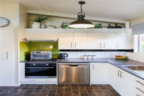 Photo of property in 7 Dampier Avenue, Awapuni, Palmerston North, 4412