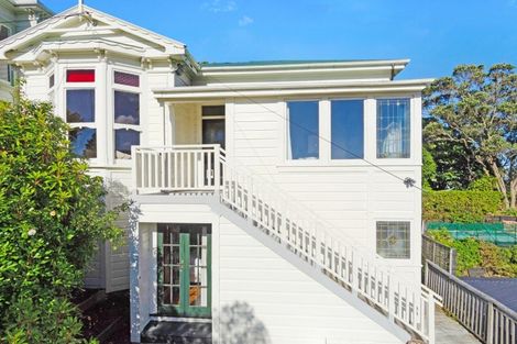 Photo of property in 51 Fairview Crescent, Kelburn, Wellington, 6012