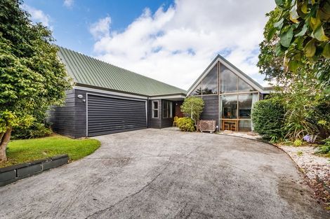 Photo of property in 9 Truscott Grove, Awapuni, Palmerston North, 4412