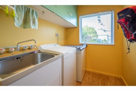 Photo of property in 2 Pentavon Lane, Avonhead, Christchurch, 8042