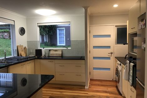 Photo of property in 2/32 Teal Crescent, Beach Haven, Auckland, 0626