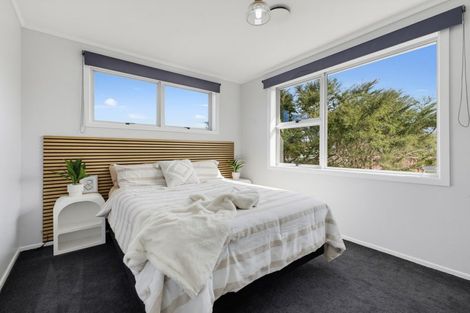 Photo of property in 2 Bromley Place, Westown, New Plymouth, 4310