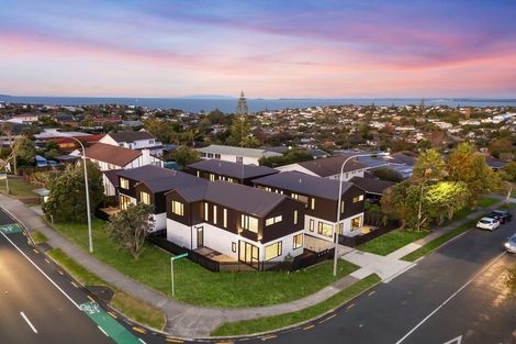 Photo of property in 1a Maxwelton Drive, Mairangi Bay, Auckland, 0630