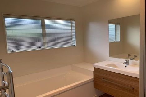 Photo of property in 6 Villa Grove, Paraparaumu, 5032