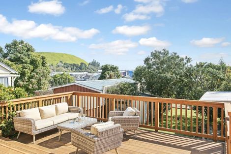 Photo of property in 17 Court Crescent, Panmure, Auckland, 1072