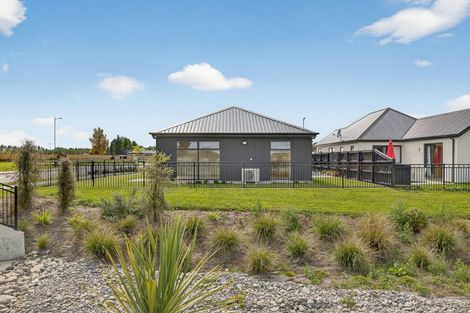 Photo of property in 49 Ruataniwha Avenue, Rangiora, 7400