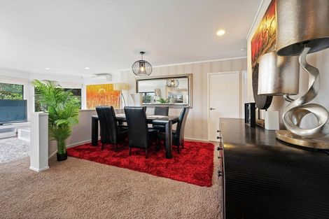 Photo of property in 7 Robina Court, Burswood, Auckland, 2013