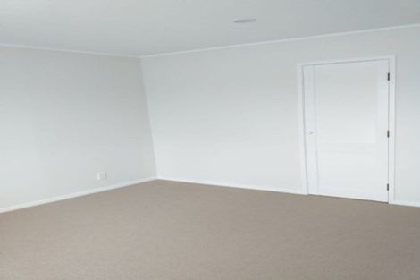 Photo of property in 74 Lynn Road, Bayview, Auckland, 0629