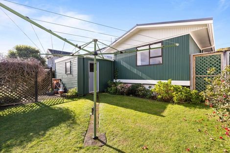 Photo of property in 110 Pioneer Road, Moturoa, New Plymouth, 4310