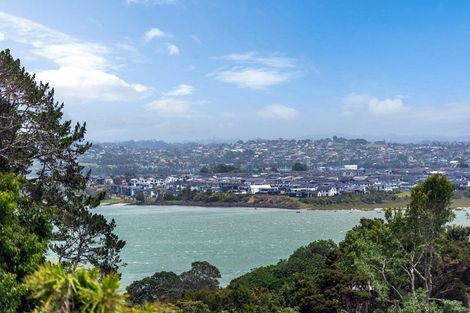 Photo of property in 4 Sispara Place, Beach Haven, Auckland, 0626