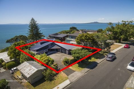 Photo of property in 7 Bournemouth Terrace, Murrays Bay, Auckland, 0630
