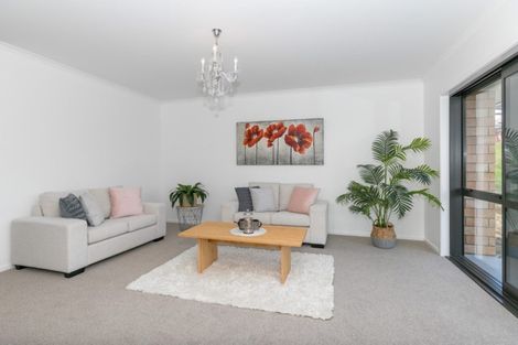 Photo of property in 8 Bosun Place, Te Atatu Peninsula, Auckland, 0610