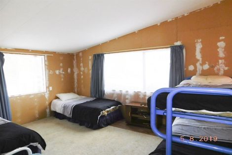 Photo of property in 16 Cathedral Drive, Manapouri, 9679