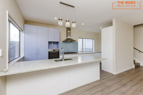 Photo of property in 11 Regis Park Drive, Pukekohe, 2120