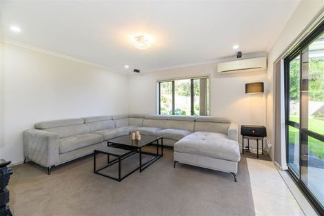 Photo of property in 99a Awaroa Road, Sunnyvale, Auckland, 0612