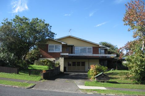 Photo of property in 45 La Trobe Street, Pakuranga Heights, Auckland, 2010