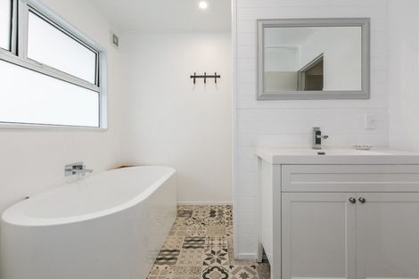 Photo of property in 56 Muritai Crescent, Havelock North, 4130