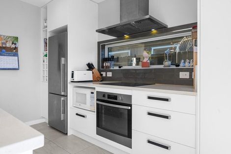 Photo of property in 8 Wyrall Way, Chartwell, Hamilton, 3210