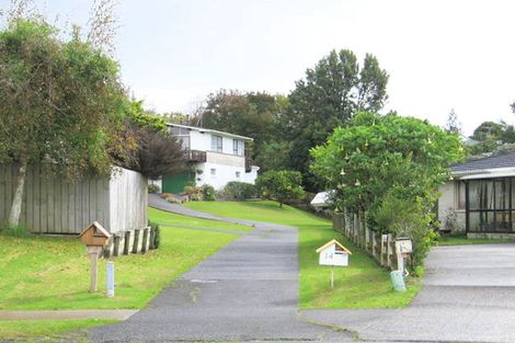 Photo of property in 14 Sirius Place, Botany Downs, Auckland, 2010