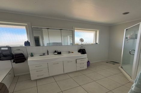 Photo of property in 2 Marlborough Avenue, Glenfield, Auckland, 0629