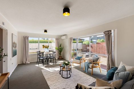 Photo of property in 18a Bracken Road, Newlands, Wellington, 6037