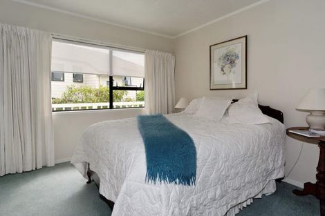 Photo of property in 5 Lagoon Way, West Harbour, Auckland, 0618
