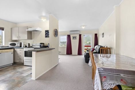 Photo of property in 2/30 Percy Dyett Drive, Karori, Wellington, 6012