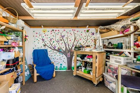 Photo of property in 27 Eruini Street, Waikanae Beach, Waikanae, 5036