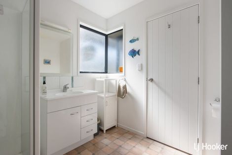 Photo of property in 19 Beach Road, Waihi Beach, 3611