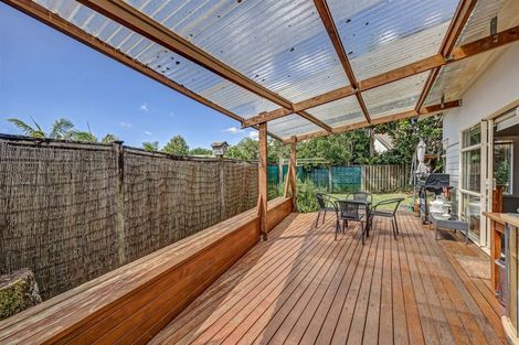 Photo of property in 18 Cinnabar Place, Westgate, Auckland, 0614