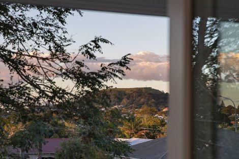 Photo of property in 92d Marsden Avenue, Mount Eden, Auckland, 1024